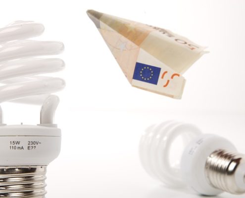 Pflanzenlampen Stromverbrauch berechnen - Stromvergleich - Was kostet eine Pflanzenlampe am Tag und wie wird der Stromverbrauch berechnet? Berechnungsformel, Beispielrechnung und Stromvergleich.
